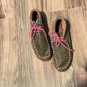 twisted x women's breast cancer awareness driving moccasins
